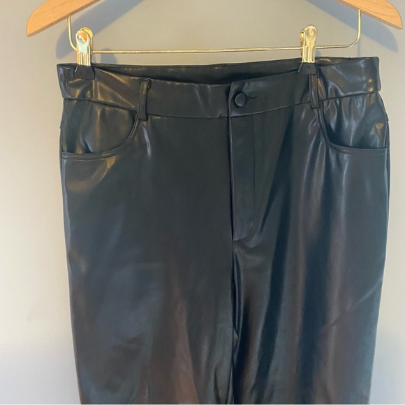 Wide leg vegan leather pants - Picture 2 of 4